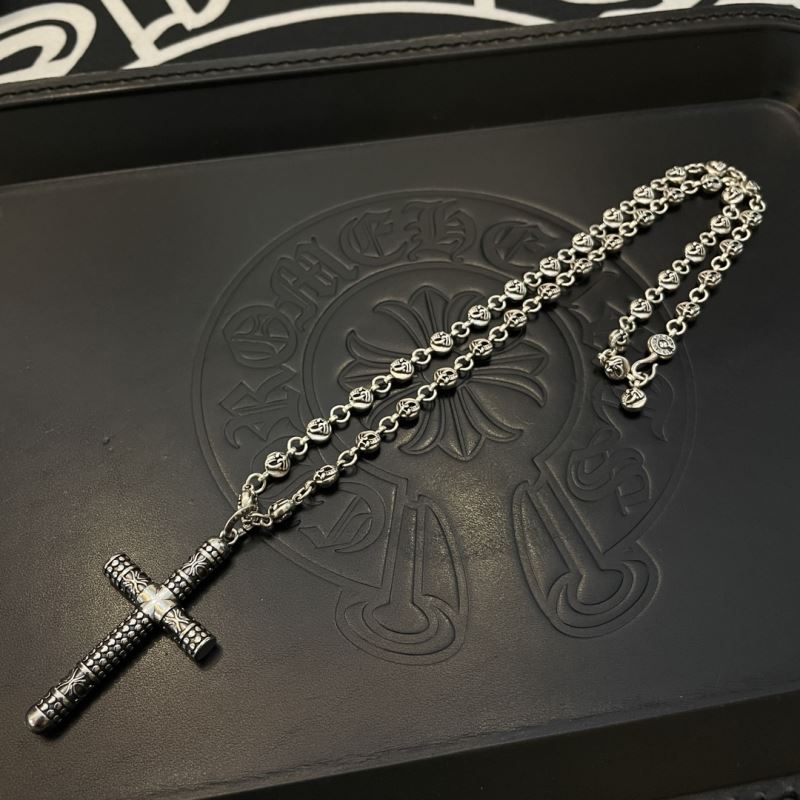 Ch*0me He**ts necklaces